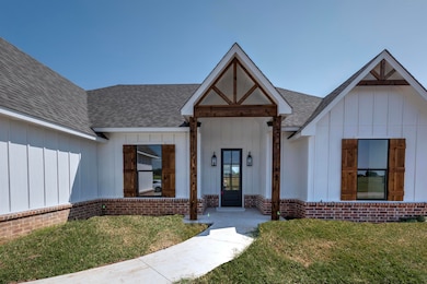 2360 Rockwell Dr, Duncan, OK 73533 - photo 2