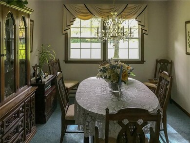 4742 Linda Ln, Emmaus, PA 18049 - photo 4