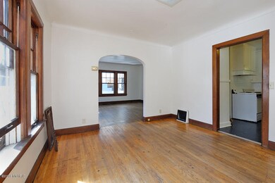 924 W. Vine-7