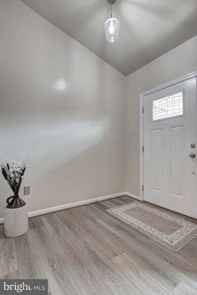 7702 Tower Woods Dr, Springfield, VA 22153 - photo 4