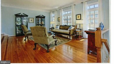 8021 Kidwell Hill Ct, Vienna, VA 22182 - photo 4