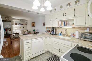 92 Oakridge Dr unit 92, Langhorne, PA 19047 - photo 7