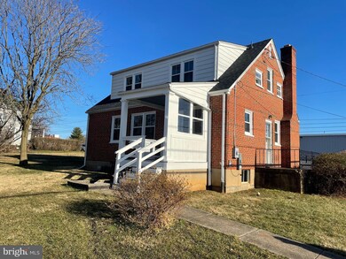 216 W 3rd Ave, Ranson, WV 25438 - photo 5