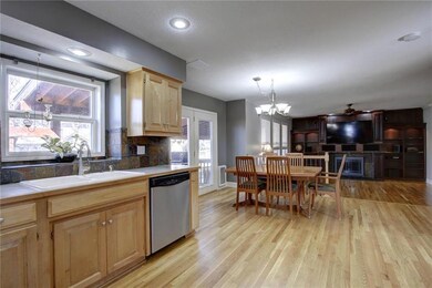 15416 Maple St, Overland Park, KS 66223 - photo 7