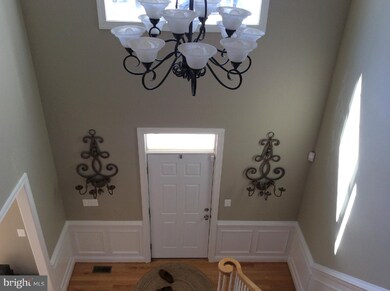 1108 Hillcrest Dr SW, Vienna, VA 22180 - photo 3