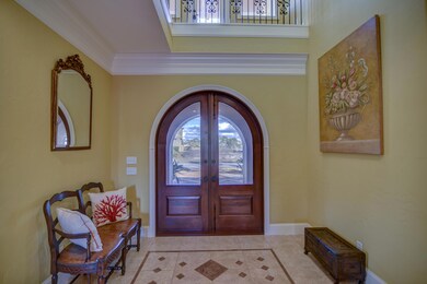 5229 Finisterre int 2