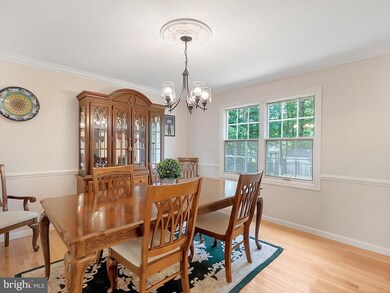 10901 Rippon Lodge Dr, Fairfax, VA 22032 - photo 7