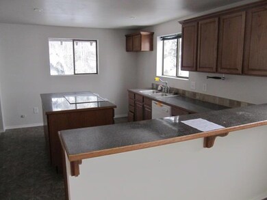 L16004N Kitchen b