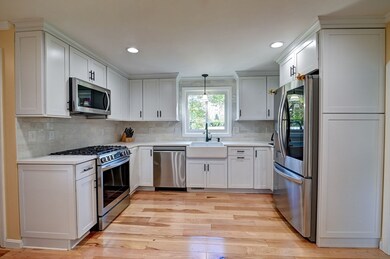 35 Blackberry Fields Rd, Dracut, MA 01826 - photo 3