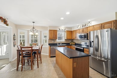 6360 Pawnee Ridge Dr, Loveland, OH 45140 - photo 4