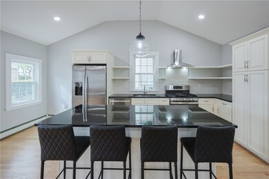 101 Grosvenor Ave, Pawtucket, RI 02860 - photo 5