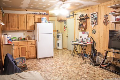 315 Pvt Road 235, Hondo, TX 78861 - photo 5