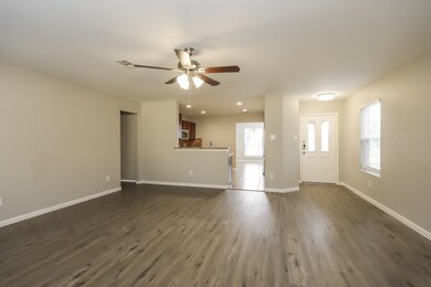 9915 Swallow Dr, Conroe, TX 77385 - photo 6