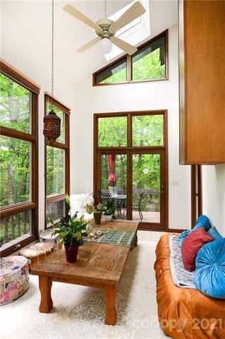 Two-Story Sunroom with Vaulted Ceiling, Tons of Wi