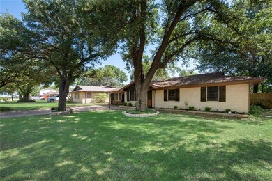 112 Brannan Dr, Ennis, TX 75119 - photo 3