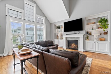 Built-in bookshelves and a ton of natural light.