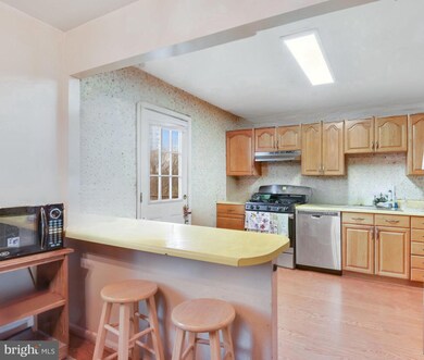 9426 Abingdon Ct, Manassas, VA 20109 - photo 5