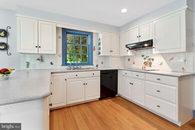 2484 Stinson Ln, Norristown, PA 19403 - photo 7