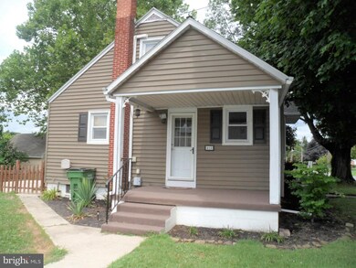 418 N Hanover St, Hershey, PA 17033 - photo 2