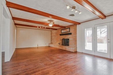 2115 65th St - Living