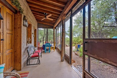 27-Screened Patio
