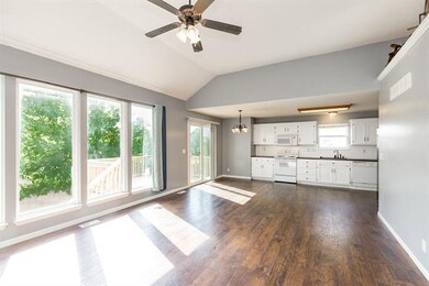 21784 Lincoln Terrace, Spring Hill, KS 66083 - photo 2