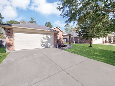 18834 Squirrel Oaks Dr, Magnolia, TX 77355 - photo 2