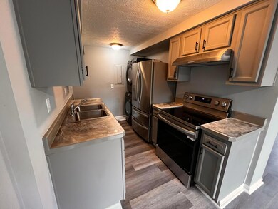 648 Cherry Ridge Rd unit A, Columbus, OH 43228 - photo 7