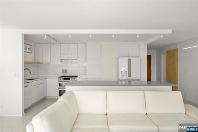 River Ridge unit 25D, Fort Lee, NJ 07024 - photo 7