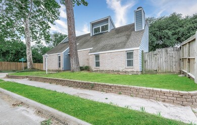 5002 Summer Forest Dr, Houston, TX 77091 - photo 3