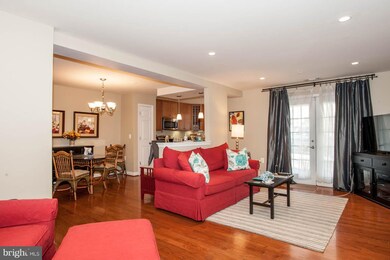 4151 S Four Mile Run Dr unit 201, Arlington, VA 22204 - photo 4