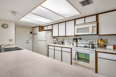 NICE KITCHEN