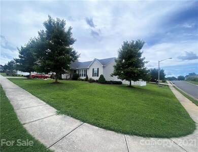 2029 Longhorn Dr, Dallas, NC 28034 - photo 2