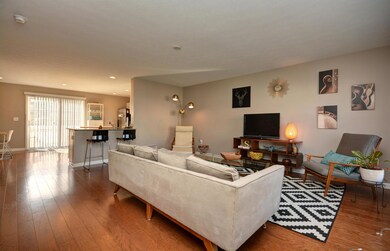 Living Room (4)