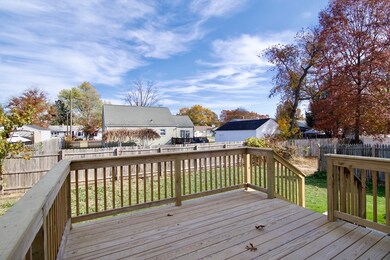 77 Lorimer St, Springfield, MA 01151 - photo 5