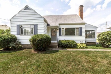 181 Center St 024