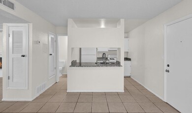 11100 Vista Lago Place unit B, El Paso, TX 79936 - photo 5