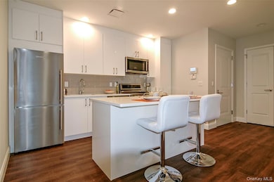 21 Lumber Rd unit 3B, Roslyn, NY 11576 - photo 7