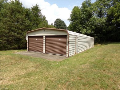 535 Columbia Ave, Ramseur, NC 27316 - photo 3