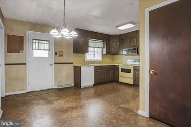 515 Lyman Ave, Womelsdorf, PA 19567 - photo 6