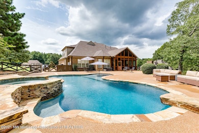 Gunite Pool & Spa