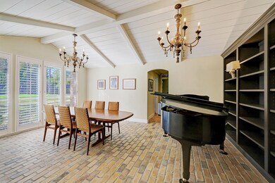 11926 Surrey Ln, Houston, TX 77024 - photo 6