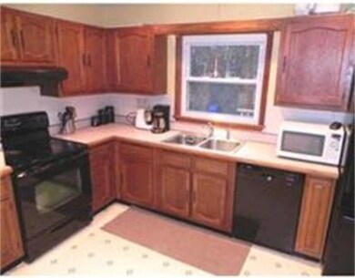 8 Comeau Rd unit 1, North Reading, MA 01864 - photo 5