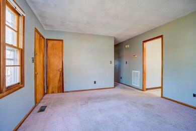 1410 Stoneybrook Dr, Johnson City, TN 37601 - photo 6