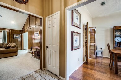 3037 Shenandoah Dr, Bedford, TX 76021 - photo 4