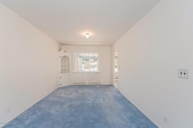 017-Dining_Room-3869188-medium
