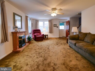 212 Evergreen Ave, Folsom, PA 19033 - photo 5