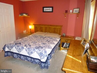 1839 Tiger Lily Cir unit 49, Woodbridge, VA 22192 - photo 3