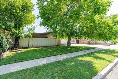 19516 Blythe St, Reseda, CA 91335 - photo 5