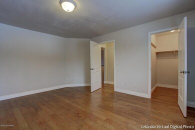 914 Jayme Ct, Anchorage, AK 99518 - photo 6